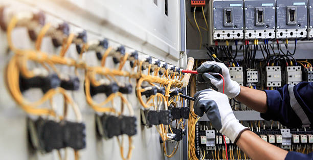 Professional Electrician technician working in Maurice, LA
